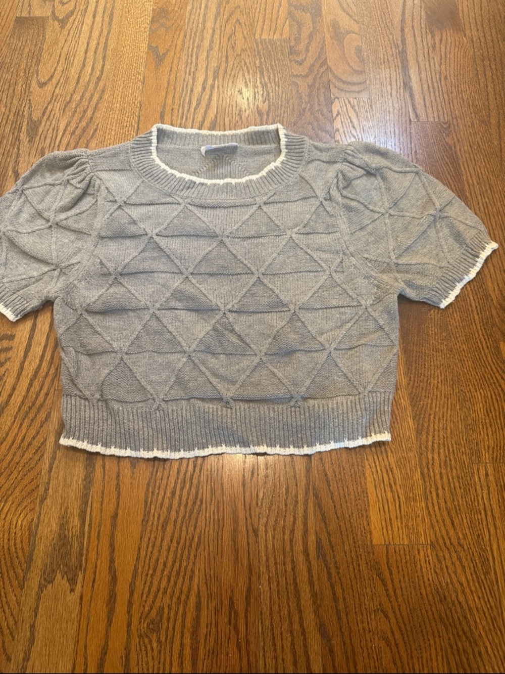 Gray Knit Short-Sleeve Crewneck Sweater with White Trim-cropped